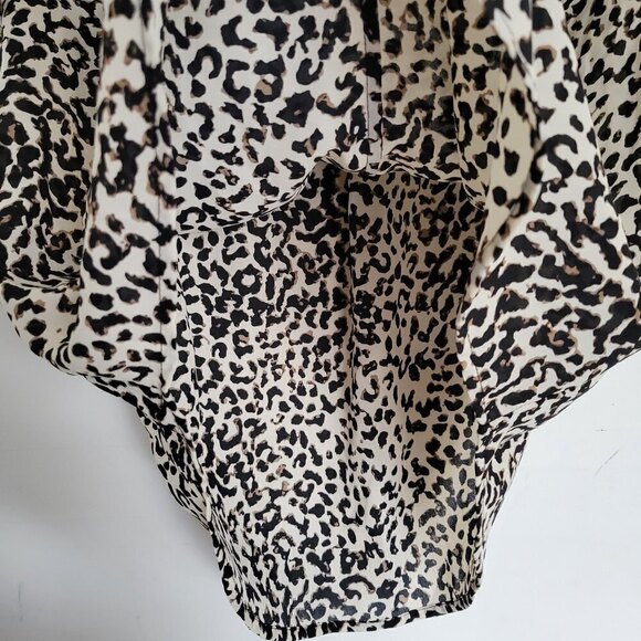 19 Cooper Tan Cheetah Leopard Animal Print V Neck Short Sleeve Blouse Size Small - Picture 6 of 11